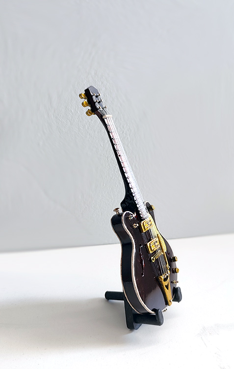 Guitare Miniature de Collection style Beatles – Format Baby