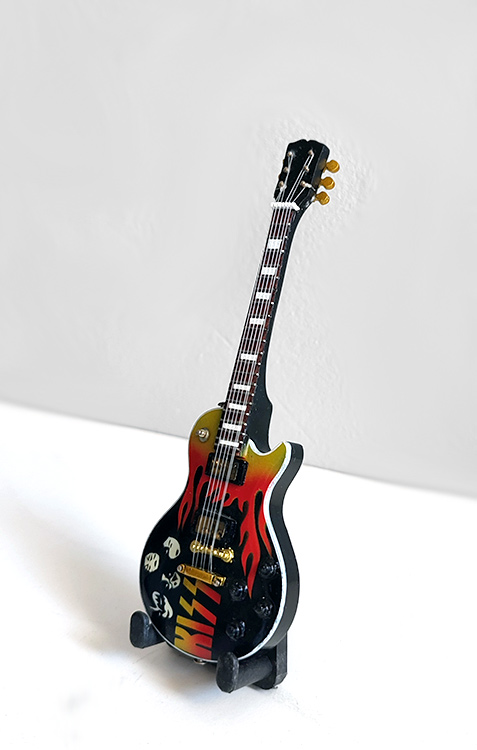 Guitare Miniature style KISS Band – Format Baby